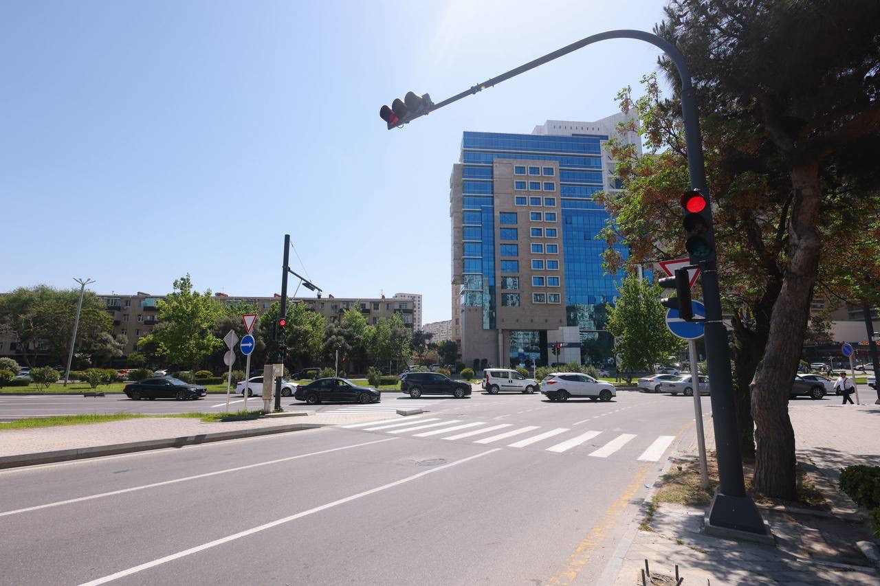 Tbilisi prospektinin Həsən Əliyev və Şəfayət Mehdiyev küçələri ilə kəsişməsində icra olunan layihə yekunlaşmaq üzrədir