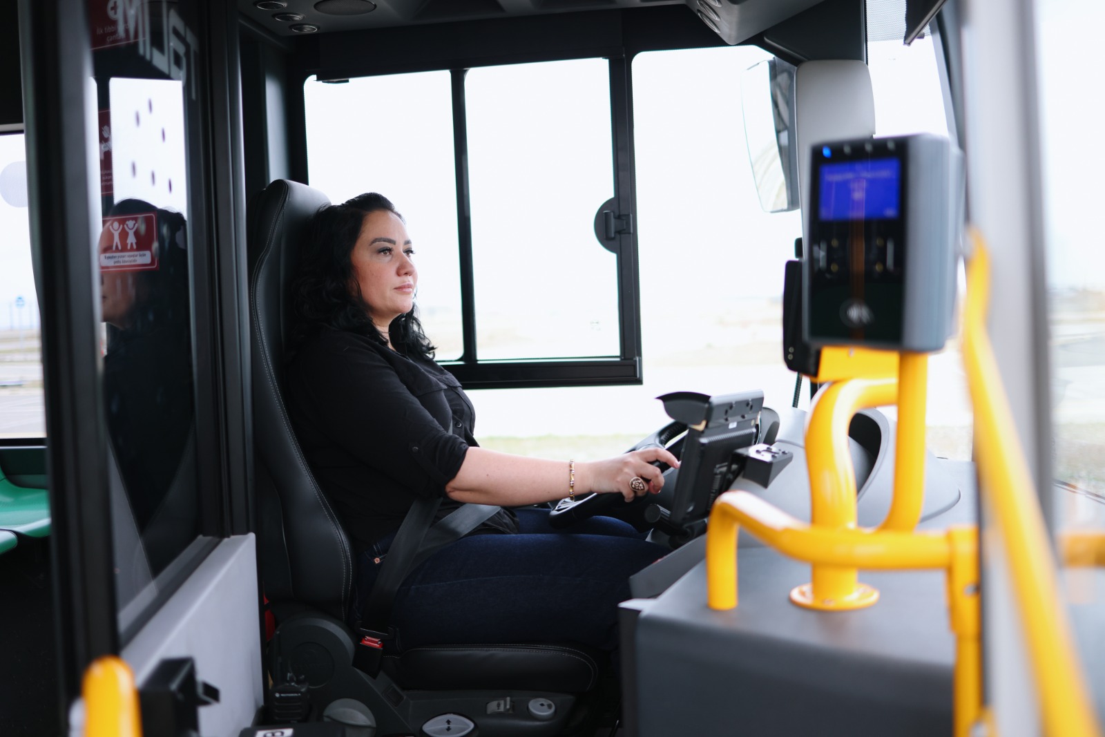 Avtobus idarə edəcək qadın sürücülər üçün təlimlər davam edir