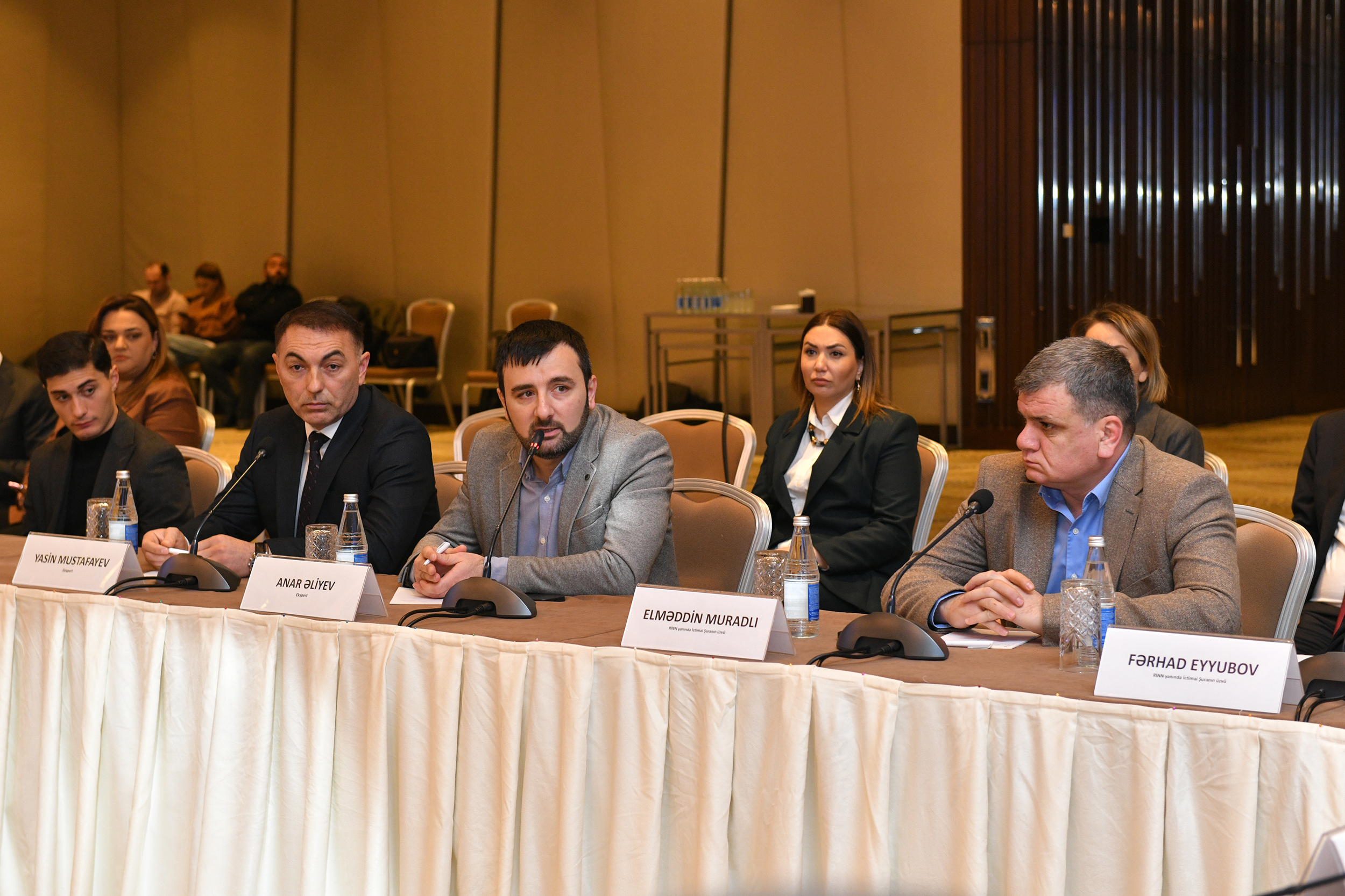 “Bakı şəhərində və ətraf ərazilərdə nəqliyyat infrastrukturunun təkmilləşdirilməsinə dair 2025 – 2030-cu illər üçün Dövlət Proqramı”nın 2025-ci il üzrə icrasına həsr olunan dəyirmi masa