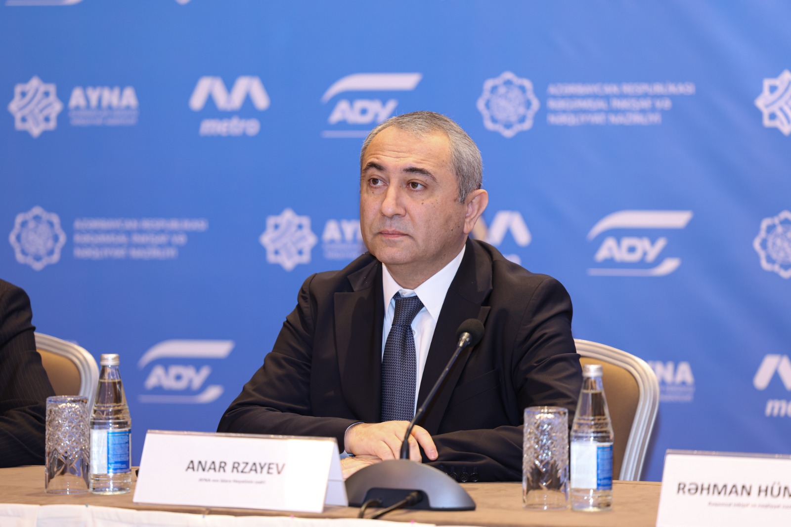 “Bakı şəhərində və ətraf ərazilərdə nəqliyyat infrastrukturunun təkmilləşdirilməsinə dair 2025 – 2030-cu illər üçün Dövlət Proqramı”nın 2025-ci il üzrə icrasına həsr olunan dəyirmi masa