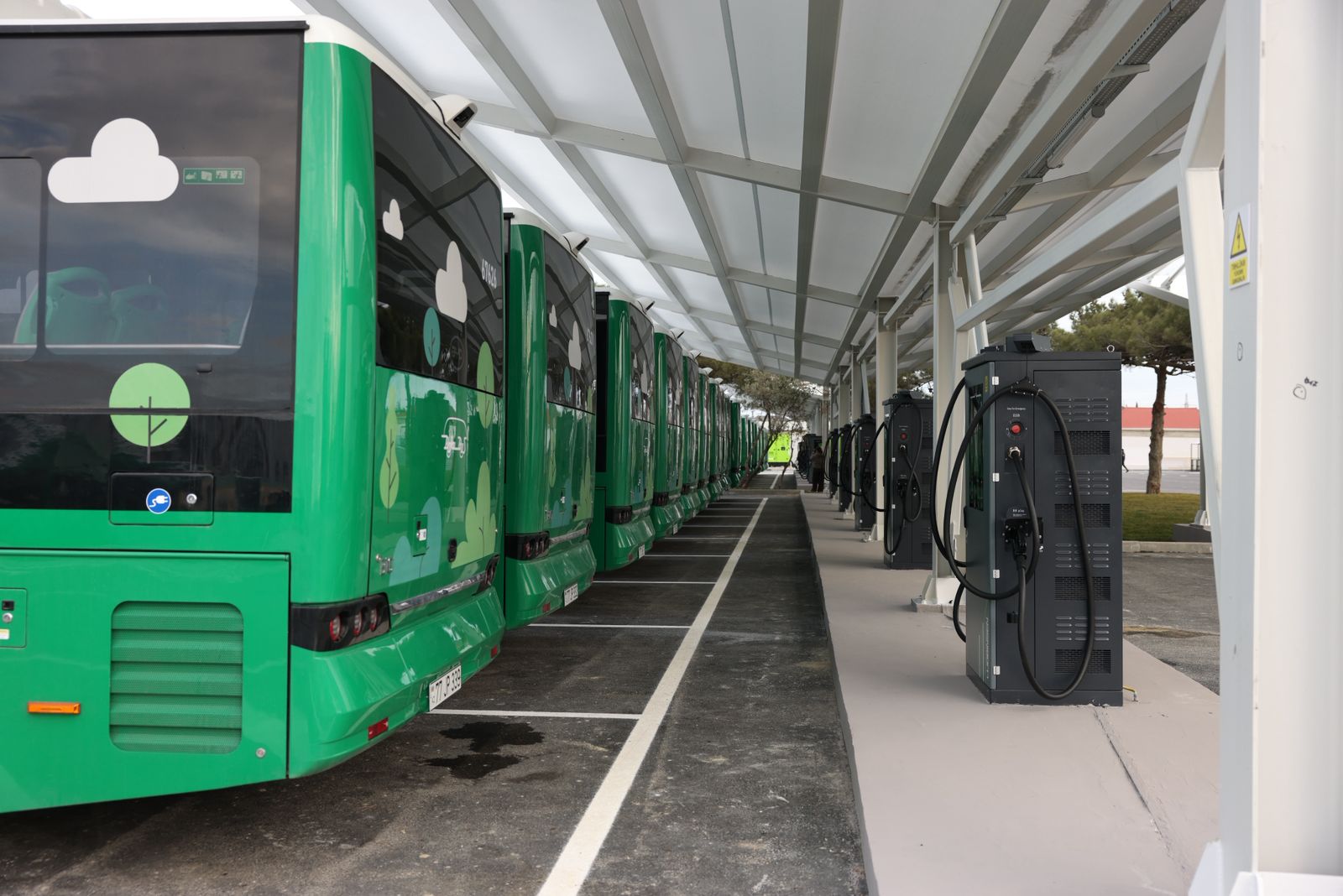 “Albalılıq elektrik avtobus deposu” istifadəyə verilib