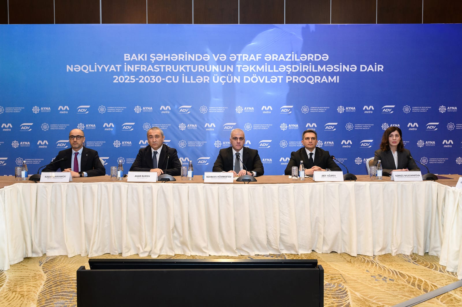 “Bakı şəhərində və ətraf ərazilərdə nəqliyyat infrastrukturunun təkmilləşdirilməsinə dair 2025 – 2030-cu illər üçün Dövlət Proqramı”nın 2025-ci il üzrə icrasına həsr olunan dəyirmi masa