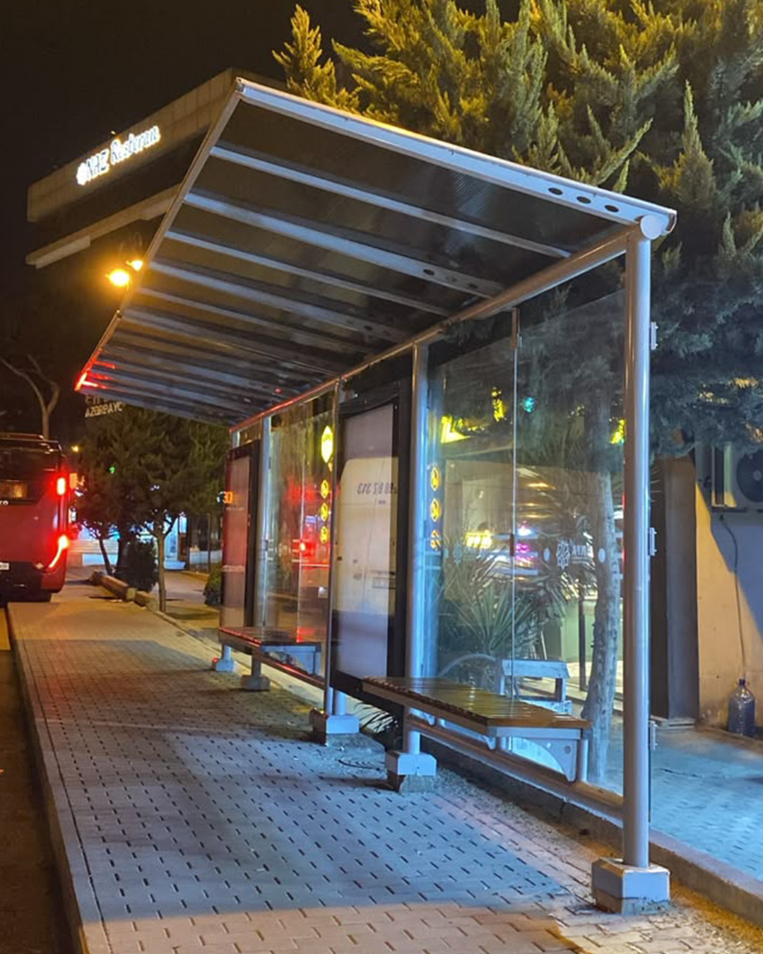 “28 May” NMM-də və “Şamaxinka” ərazisində yeni dayanacaqlar quraşdırılıb